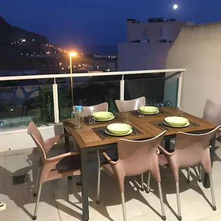 Apartamento Tipo Duplex *